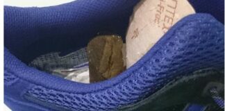 Droga nascosta nelle scarpe, due in manette per spaccio