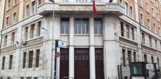 Estorcevano denaro a imprenditore barese