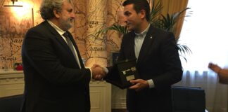 Emiliano ha ricevuto la Chiave della città di Tirana