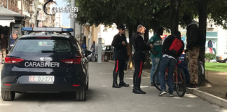 Spacciavano droga nei pressi di Piazza Umberto: due arresti
