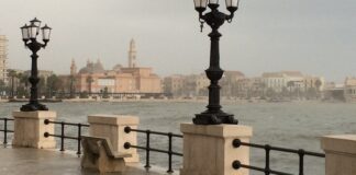 Donna trovata in mare, identificato il cadavere