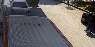 Rapina un distributore ma è costretto a spingere l’Apecar per fuggire