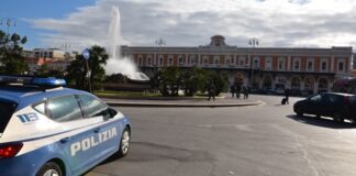 Aggredisce e palpeggia donna: arrestato 35enne bloccato dai passanti