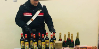 Furti in negozi e supermercati: arrestati due cittadini georgiani