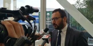 Posti di lavoro in cambio di aiuto per elezioni, si dimette l’assessore Mazzarano