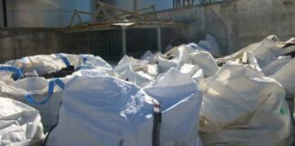 Produceva sacchetti di plastica inquinanti: azienda sequestrata dal Noe