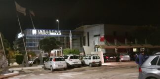 Giù dal tetto del capannone, muore 24enne