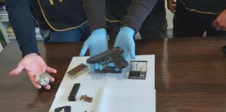 Droga e pistola nell’atrio di un palazzo a Madonnella: scatta il sequestro della Gdf