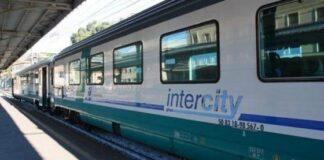 Bari-Napoli in 3 ore e mezza: treno diretto dal 28 marzo