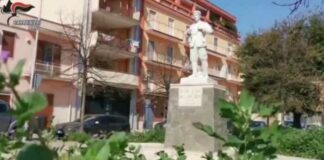 I Carabinieri consegnano la pensione ad un 90enne di Corato