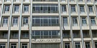 Riparte il Palagiustizia: code di cittadini e avvocati tra mascherine e termoscanner