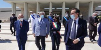 Festa della Repubblica, Emiliano: «Grazie agli operatori dell’informazioni, sanitari e forze dell’ordine»