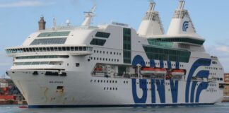 Nave Rhapsody, sale a 34 il numero di positivi a bordo