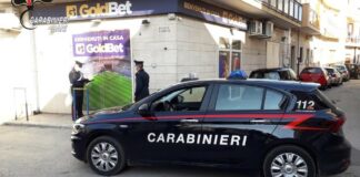 Donna in procinto di partorire bloccata nel traffico, intervengono i carabinieri