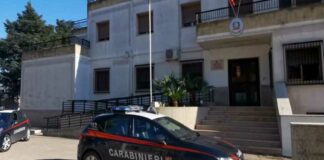 Ruba cellulare e chiede riscatto per la restituzione: arrestato 20enne