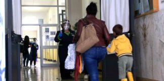 I presidi di Puglia lanciano l’allarme: «In aumento i casi di influenza, vaccinare gli studenti»