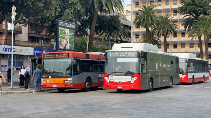 Bari-sciopero-bus-treni-11-01-22.00_05_53_21.Immagine033