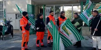 Sit-in di protesta dei lavoratori della cooperativa NODISS, mancano gli stipendi di gennaio e febbraio