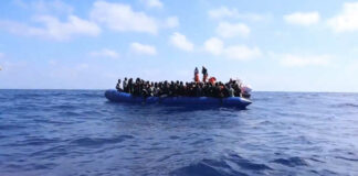 Migranti salvati a largo della Libia: oggi lo sbarco nel porto di Bari della Oceans Viking
