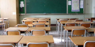 Via al nuovo anno scolastico. Emiliano: «Scuola cuore società», Leo: «Avete chiavi del mondo in mano»