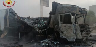 Camion in fiamme a Gioia del Colle
