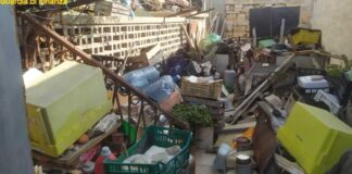 Discarica abusiva con 1200 tonnellate di rifiuti scoperta in una villa sul lungomare a sud