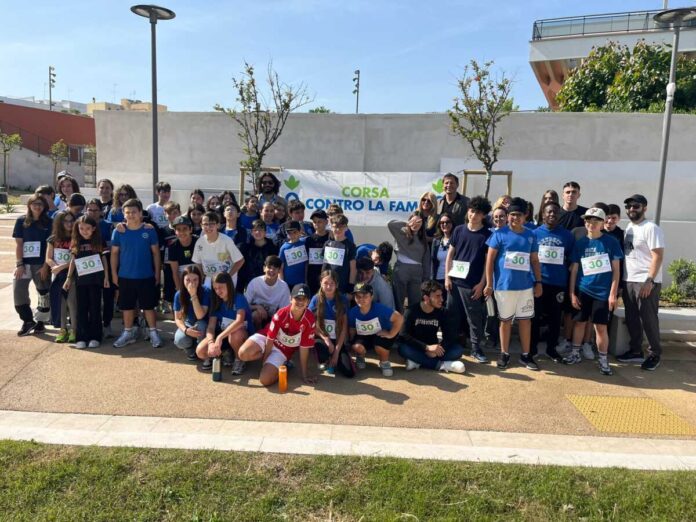 20-05-25 Corsa contro la fame_questa mattina i piccoli alunni di Torre a Mare impegnati nel progetto scolastico solidale per i bambini della Costa d’Avorio_2