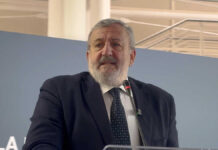 Regione Puglia, Michele Emiliano saluta tra le lacrime i dipendenti regionali