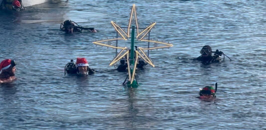 “Christmas Dive”, l’accensione del primo Albero di Natale subacqueo
