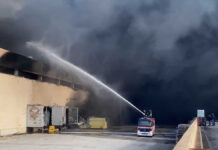 Pauroso incendio alla Terminal Puglia di Rutigliano, fiamme alte fino a 10 metri