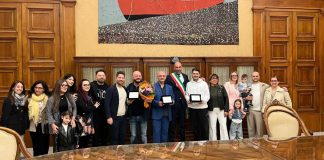 Il sindaco premia tre attività storiche del quartiere Libertà