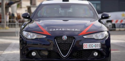 36enne impiegato in società di spedizioni ruba il contenuto di un pacco: arrestato