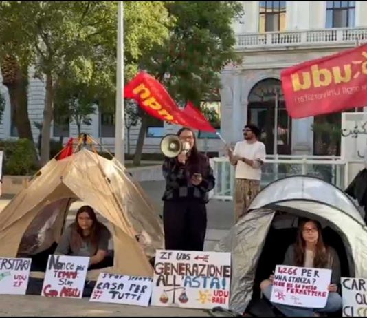 Bari, scendono in piazza gli studenti universitari contro il caro affitti