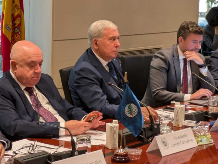al centro Gennaro Sicolo nuovo presidente Comitato Consultivo COI